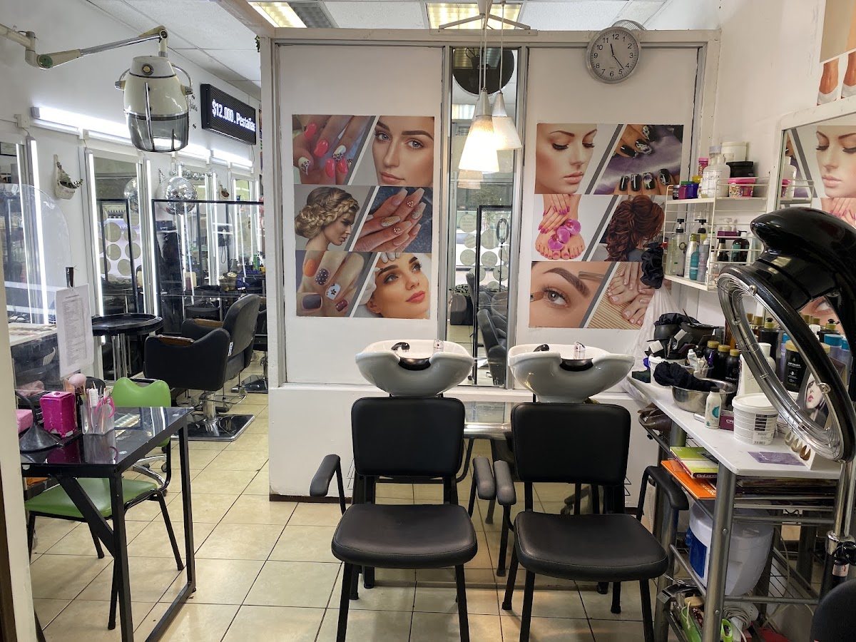 Interior del salón en Av. Manuel Antonio Matta 1001, Quilicura